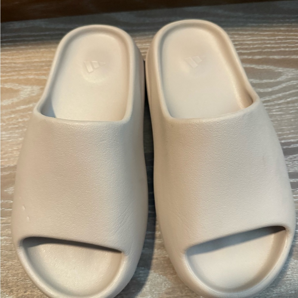 Adidas Yeezy Slide